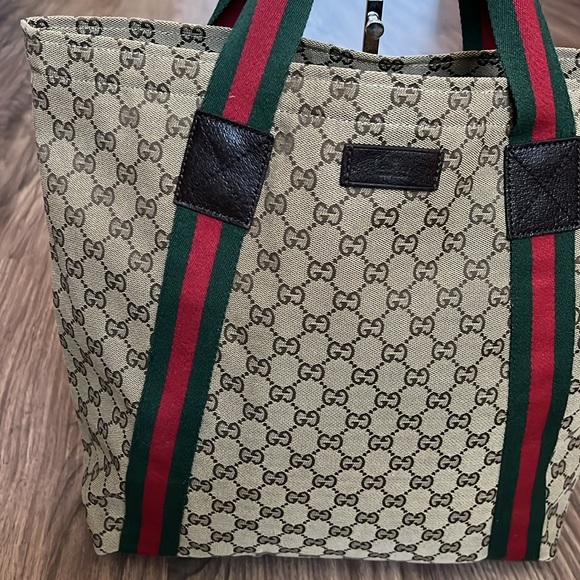 A307- ๐ฏ% authentic Gucci tote bag - Picture 4 of 16